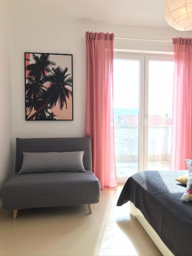 Apartments Renata Pinezići 外观 照片