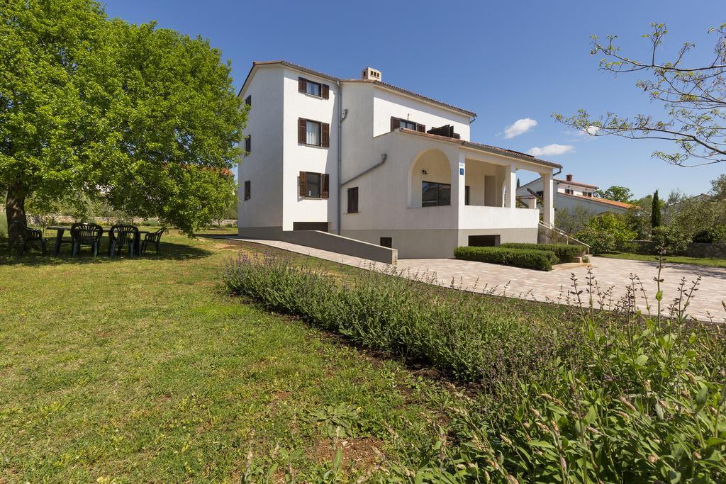 Apartments Renata Pinezići 外观 照片