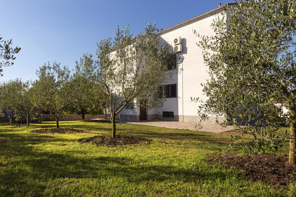 Apartments Renata Pinezići 外观 照片